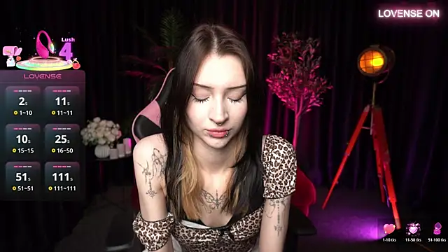 Snapshot of Trix_Void chatting on January 16, 2026, 11:47 am Trix Void online show from January 16, 2026, 11:47 am