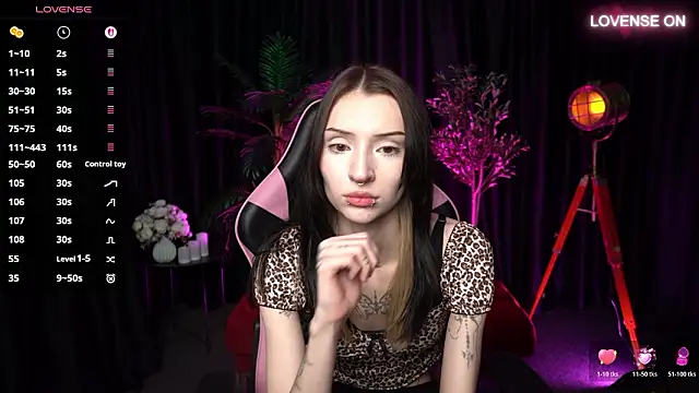 Snapshot of Trix_Void chatting on February 12, 2026, 10:54 am Trix Void online show from February 12, 2026, 10:54 am