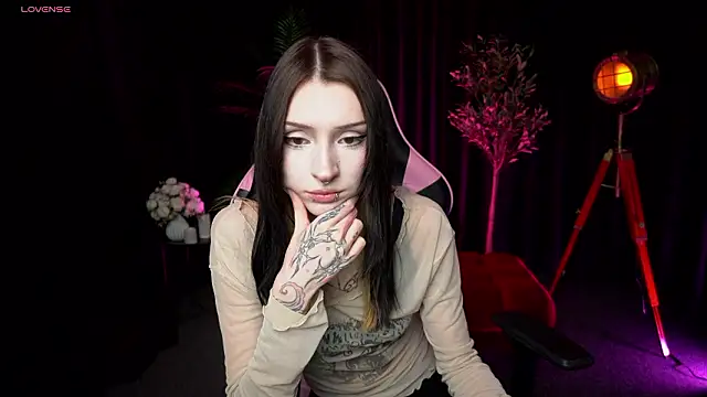 Snapshot of Trix_Void chatting on February 21, 2026, 12:06 pm Trix Void online show from February 21, 2026, 12:06 pm