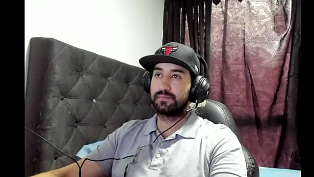 coolfriki online show from November 15, 2025, 9:11 pm