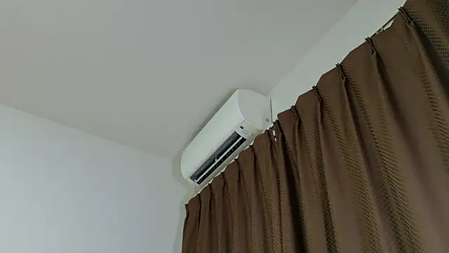 Snapshot of mio_k1 chatting on November 24, 2025, 11:32 am mio k1 online show from November 24, 2025, 11:32 am