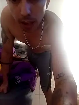 Snapshot of MRDXXX12 chatting on October 31, 2025, 5:25 pm MRDXXX12 online show from October 31, 2025, 5:25 pm