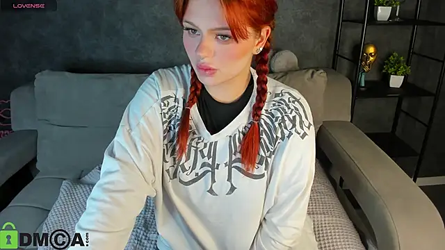 Barbara Mitchel online show from October 14, 2025, 1:06 am