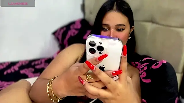  Houstonixie online show from December 3, 2025, 4:31 am