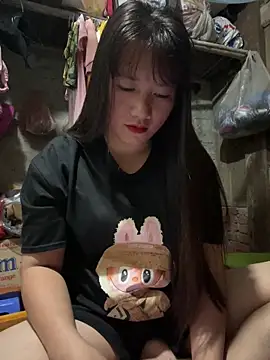 TrangNemo online show from November 7, 2025, 6:19 pm