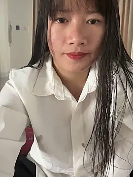 TrangNemo online show from November 11, 2025, 12:54 am