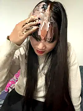 TrangNemo online show from November 20, 2025, 11:26 pm