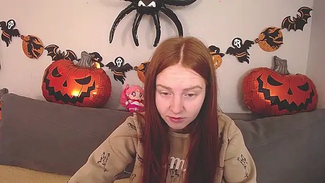 Evarey  online show from November 1, 2025, 5:09 am