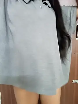 anshika0124 online show from February 11, 2026, 9:14 am