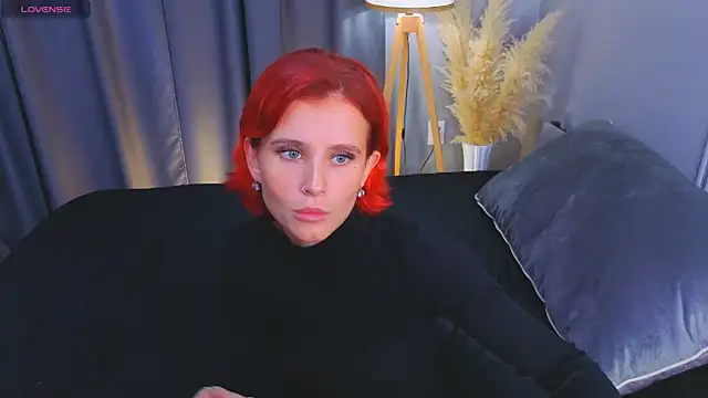 FoxxLina online show from October 12, 2025, 3:11 pm