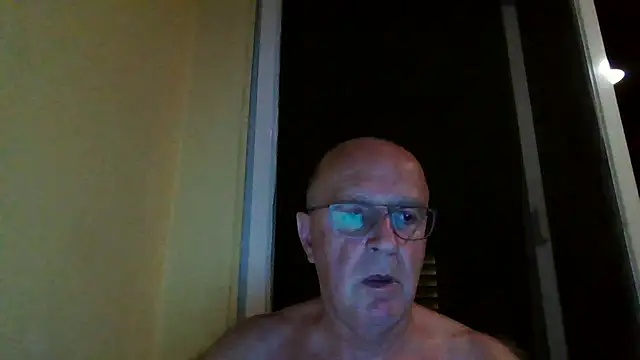 Snapshot of rudy-kralik chatting on December 21, 2025, 11:45 pm rudy-kralik online show from December 21, 2025, 11:45 pm