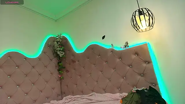 Snapshot of Addyy_02 chatting on February 22, 2026, 6:28 pm Addyy 02 online show from February 22, 2026, 6:28 pm