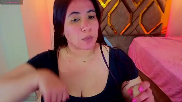 Snapshot of Addyy_02 chatting on February 26, 2026, 11:04 pm Addyy 02 online show from February 26, 2026, 11:04 pm