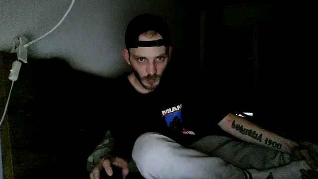 MolleDolle online show from October 28, 2025, 4:27 am