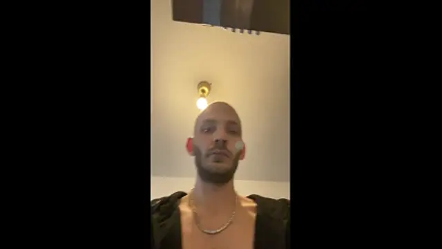 MolleDolle online show from April 9, 2026, 5:07 pm