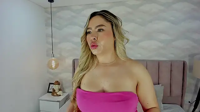 Snapshot of Katya_blonde chatting on October 12, 2025, 12:26 pm Katya blonde online show from October 12, 2025, 12:26 pm