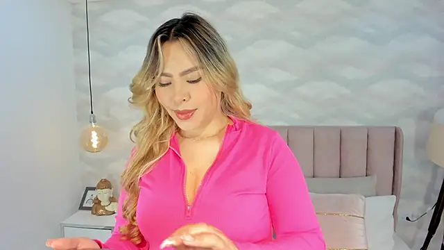 Snapshot of Katya_blonde chatting on October 21, 2025, 11:55 am Katya blonde online show from October 21, 2025, 11:55 am