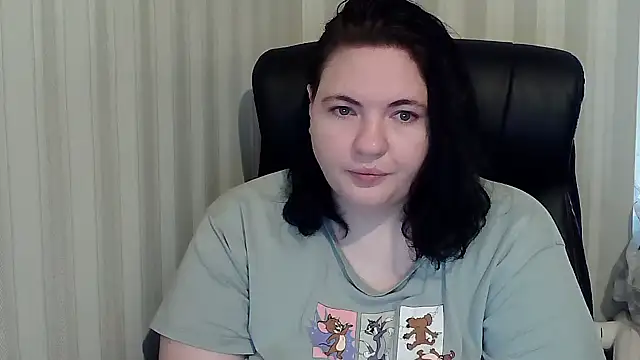 XLisaBlueXs  online show from October 20, 2025, 8:04 am