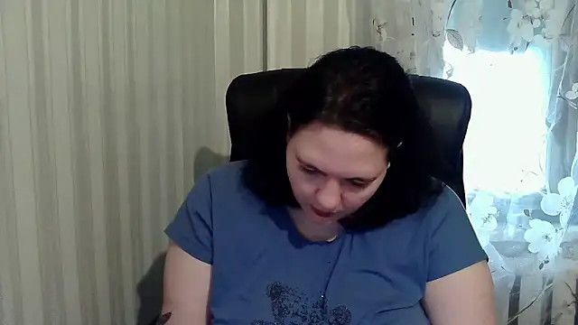 XLisaBlueXs  online show from October 21, 2025, 10:27 am