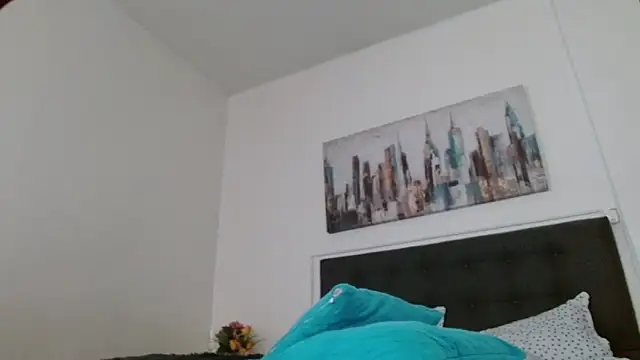 andresnoir  online show from December 21, 2025, 1:18 pm