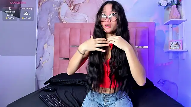 Isis Blaze online show from March 18, 2026, 3:42 am