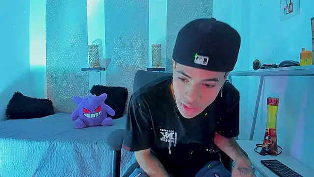 JacobBlackwell  online show from November 1, 2025, 7:16 pm