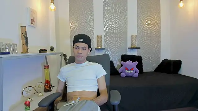 JacobBlackwell  online show from November 6, 2025, 7:26 pm