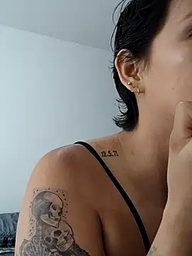 Blue and Damian online show from October 20, 2025, 1:00 pm