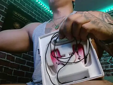 jordan bigcock  online show from October 10, 2025, 8:13 am