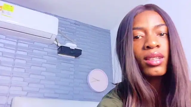 Snapshot of Hungry_pussy18 chatting on October 27, 2025, 1:48 pm Hungry pussy18 online show from October 27, 2025, 1:48 pm