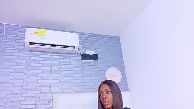 Snapshot of Hungry_pussy18 chatting on October 28, 2025, 1:47 pm Hungry pussy18 online show from October 28, 2025, 1:47 pm