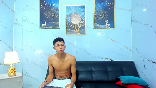 Little nicoll online show from May 31, 2026, 8:32 pm