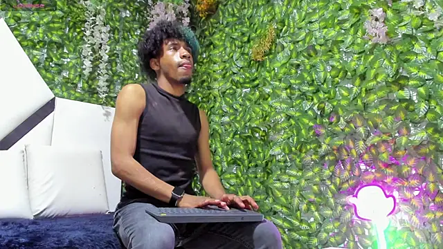 REDBRYAN EBANO online show from October 22, 2025, 7:24 pm