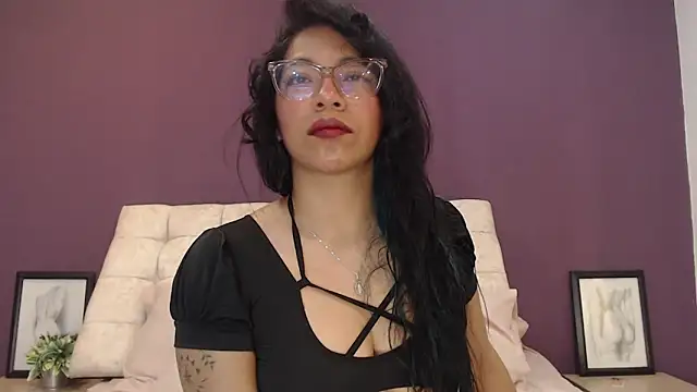 PaulinaColeman online show from December 17, 2025, 3:56 am