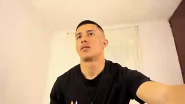 Snapshot of Muscle_man07 chatting on November 15, 2025, 9:43 pm Muscle man07 online show from November 15, 2025, 9:43 pm