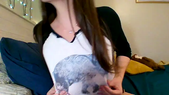 easy briezy online show from November 3, 2025, 11:37 pm