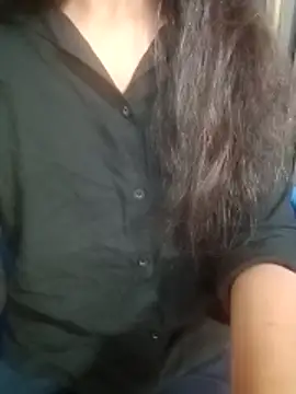 Snapshot of Mahi677 chatting on November 13, 2025, 4:44 am Mahi677 online show from November 13, 2025, 4:44 am