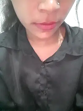 Snapshot of Mahi677 chatting on February 25, 2026, 4:44 am Mahi677 online show from February 25, 2026, 4:44 am