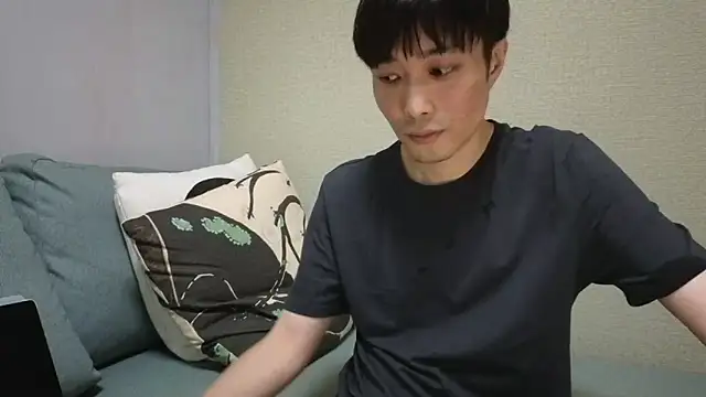 Snapshot of natesiuss chatting on October 9, 2025, 10:13 am natesiuss online show from October 9, 2025, 10:13 am