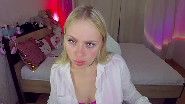 CeaneLino online show from October 14, 2025, 6:31 pm