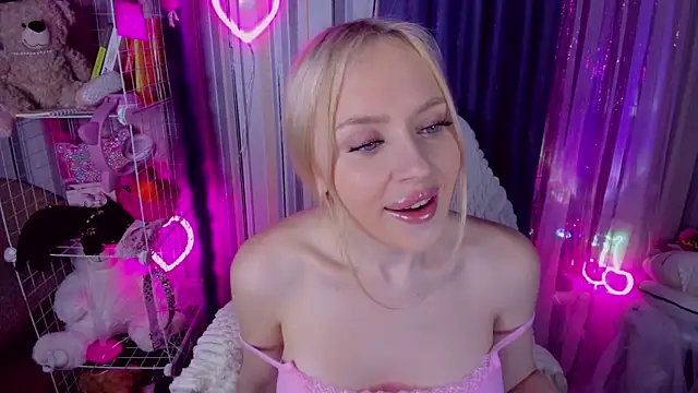 CeaneLino online show from April 10, 2026, 5:28 pm