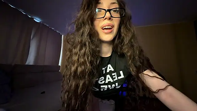 chelsey-classy online show from October 25, 2025, 12:13 pm