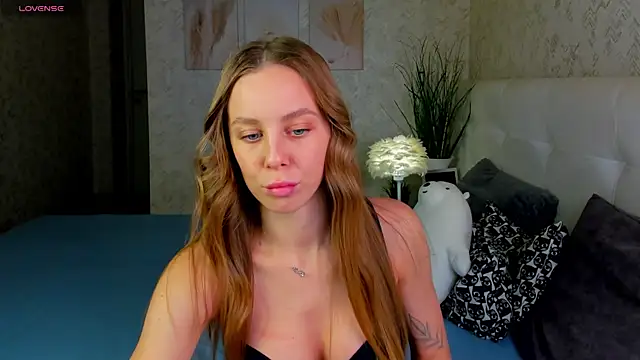 Snapshot of Verona_Brens chatting on December 17, 2025, 9:15 am Verona Brens online show from December 17, 2025, 9:15 am