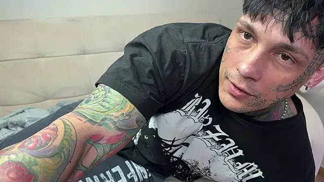 Snapshot of Anubisgods chatting on April 9, 2026, 6:19 am Anubisgods online show from April 9, 2026, 6:19 am