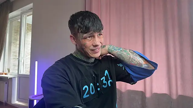 Snapshot of Anubisgods chatting on April 14, 2026, 6:41 am Anubisgods online show from April 14, 2026, 6:41 am