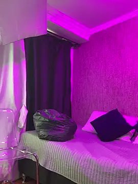 KarinaFlowers  online show from February 11, 2026, 12:10 pm