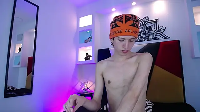 Emo Boy  online show from January 13, 2026, 8:41 am