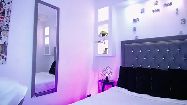 Snapshot of Emo_Boy_ chatting on January 18, 2026, 8:23 pm Emo Boy online show from January 18, 2026, 8:23 pm