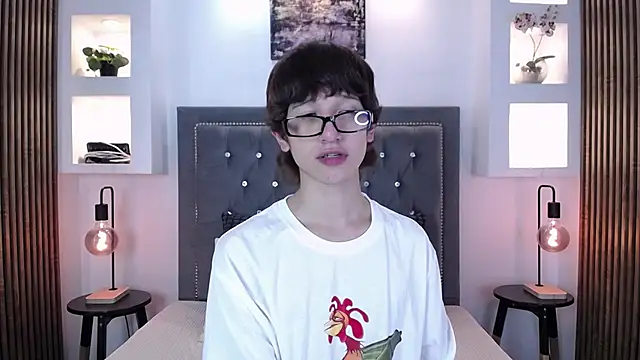 Emo Boy  online show from March 23, 2026, 8:13 pm