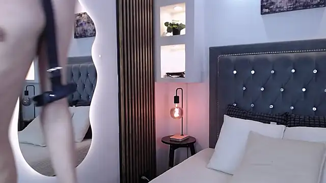 Emo Boy  online show from April 16, 2026, 10:23 pm